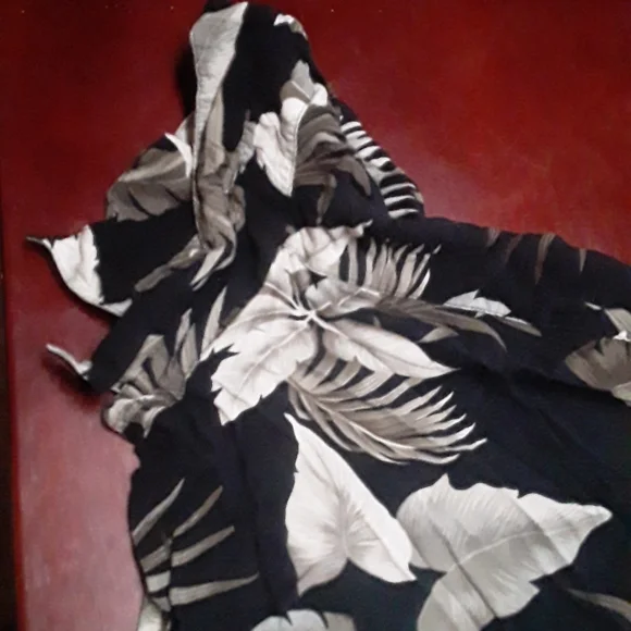 Men's Shirt - Picture 3 of 7